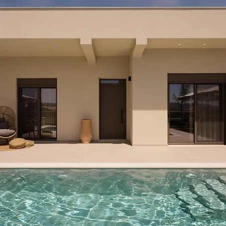 וילה Ajra, A Distinctive Gem With Private Pool By Mindyourvilla