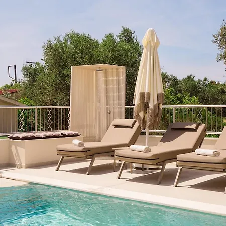 Ajra, A Distinctive Gem With Private Pool By Mindyourvilla וילה
